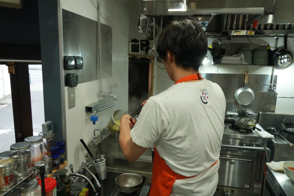 トムヤミーさん・店主の本城さん①