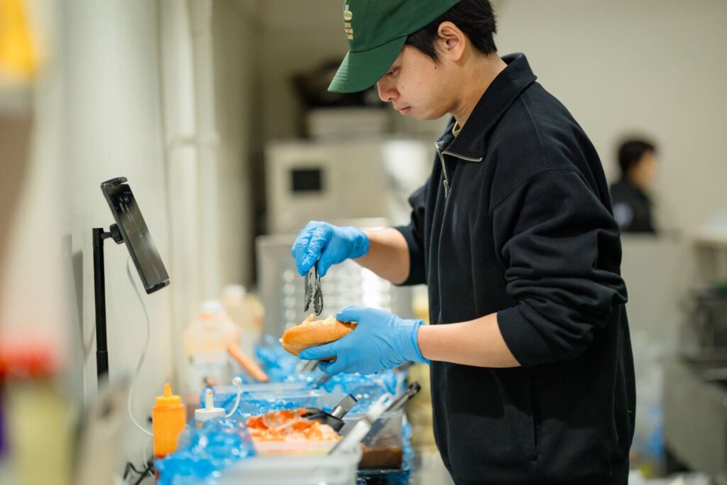 TOKYO BÁNH MÌ STANDの厨房の様子②