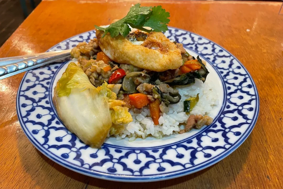 ぷあんのパットガパオタイガオ