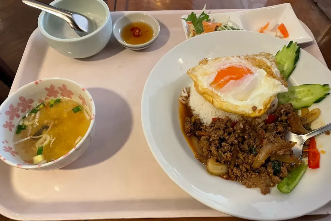 シャム有楽町のガパオライスセット
