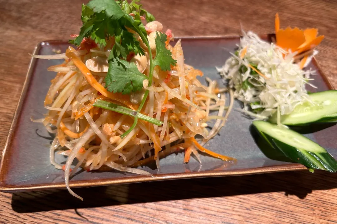 タイ料理バル タイ象のソムタムサラダ
