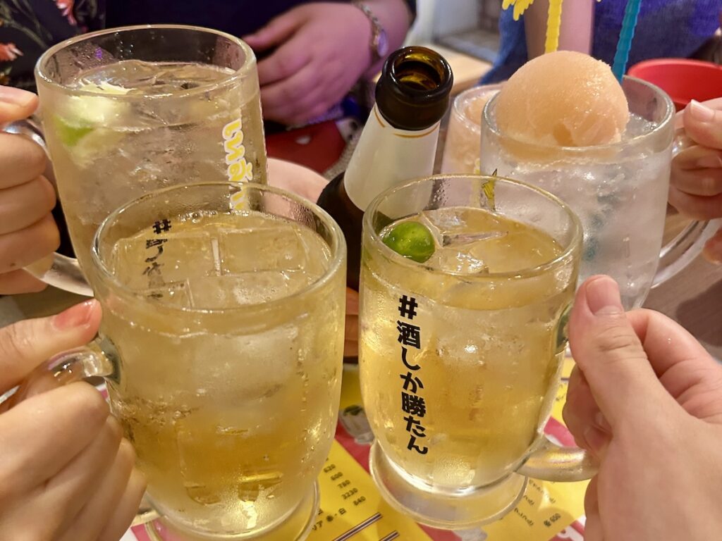 「タイ屋台ラオラオ」でチョンゲーオ(乾杯)