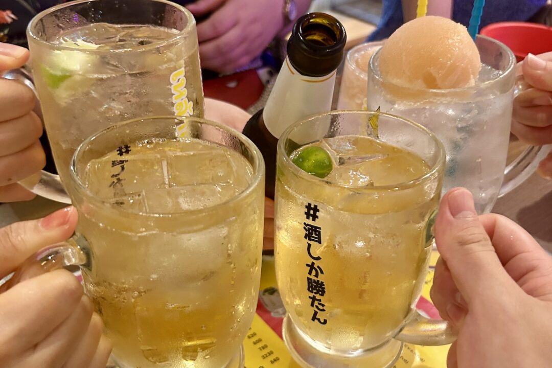 タイ屋台ラオラオでチョンゲーオ（乾杯）！