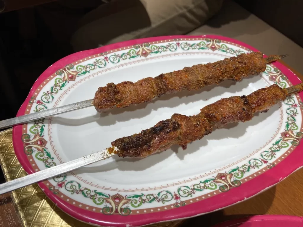 火焔山 新疆・味道の「新疆風ラム肉の串焼き」
