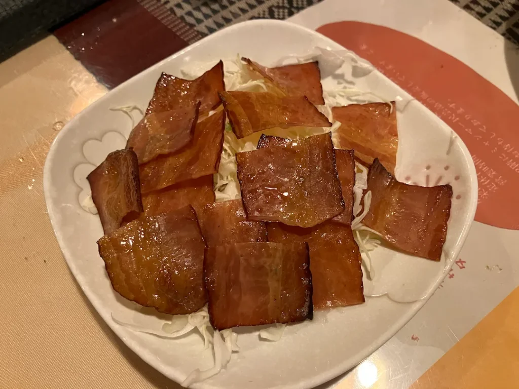 ロイヤルミャンマーの「ミャンマー味の豚肉スモークとタマリンドソース」