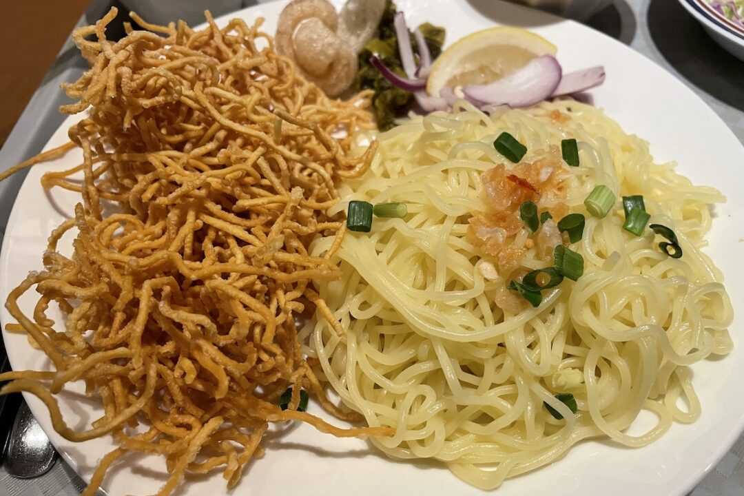 ソムオー 新大久保店のカオソーイセット