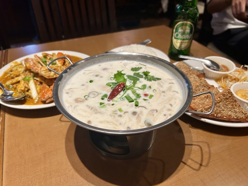 ソムオー 新大久保店のトムカーガイ