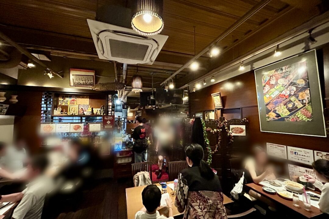 ソムオー 新大久保店の内観