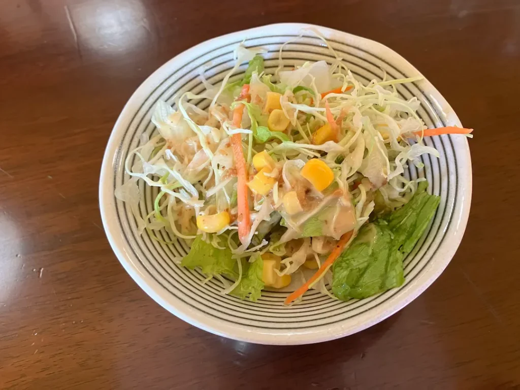 ガネーシャのランチセットのサラダ