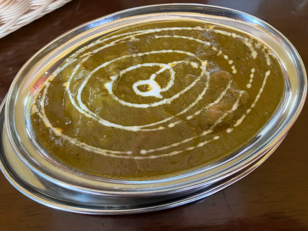 ガネーシャのほうれん草チキンカレー