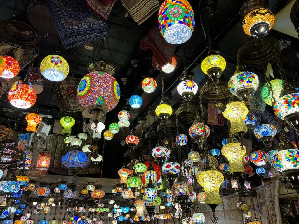 レストラン ザクロの店内