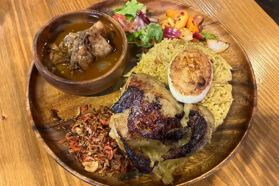 シナモンガーデン 関内店のチキンビリヤニ