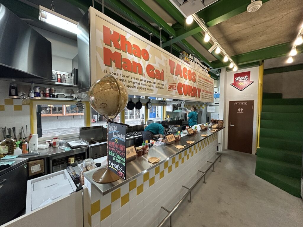 シャララ食堂の内観(1階)