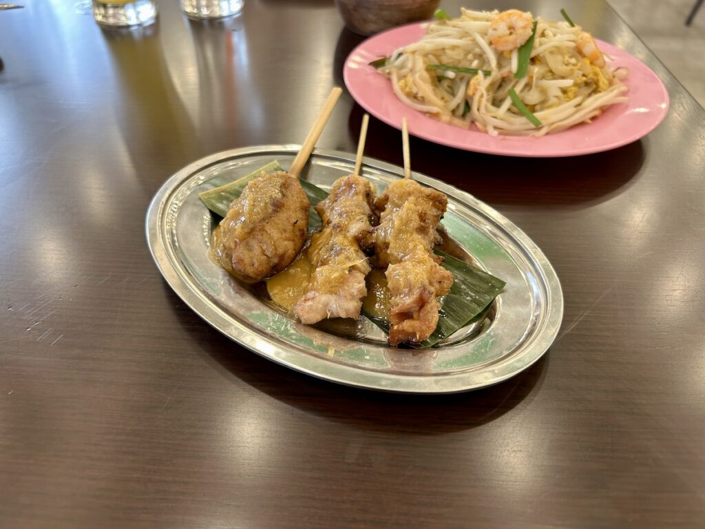 シャララ食堂のサテー
