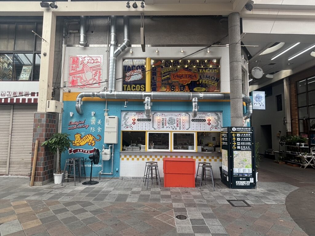 シャララ食堂の外観